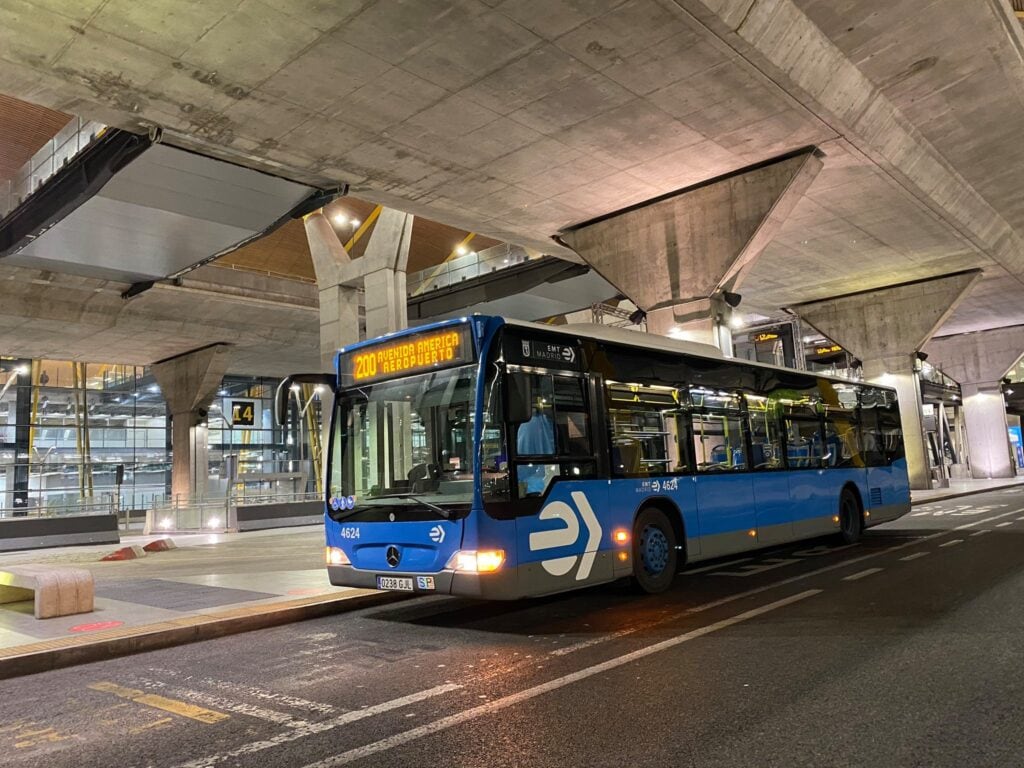 emt bus from madrid airport to the city center